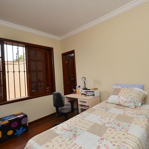 Casa à venda com 250m², 3 quartos e 4 vagas Casa à venda com 250m², 3 quartos e 4 vagasSuite 1
