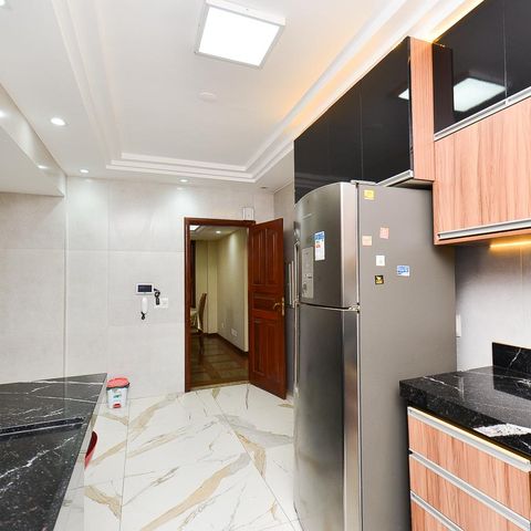 Casa à venda com 250m², 3 quartos e 4 vagas Casa à venda com 250m², 3 quartos e 4 vagasCozinha