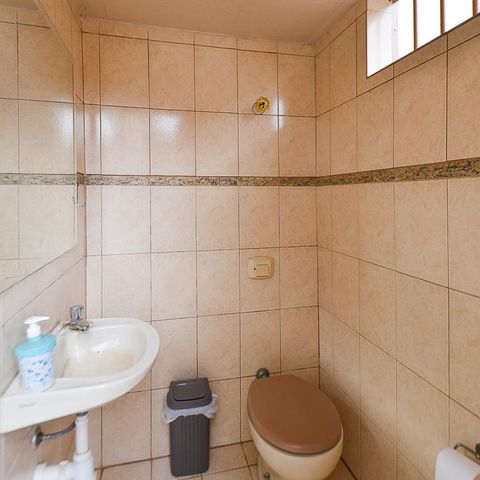 Casa à venda com 250m², 3 quartos e 4 vagas Casa à venda com 250m², 3 quartos e 4 vagasLavabo Área externa