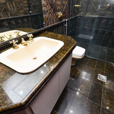 Casa à venda com 250m², 3 quartos e 4 vagas Casa à venda com 250m², 3 quartos e 4 vagasBanheiro Social