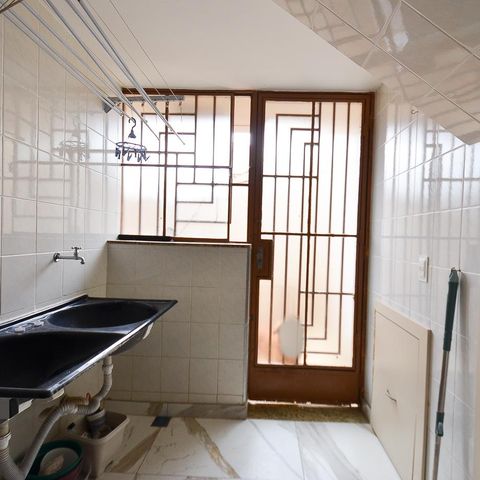 Casa à venda com 250m², 3 quartos e 4 vagas Casa à venda com 250m², 3 quartos e 4 vagasÁrea de Serviço