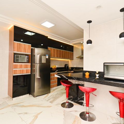 Casa à venda com 250m², 3 quartos e 4 vagas Casa à venda com 250m², 3 quartos e 4 vagasCozinha