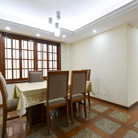 Casa à venda com 250m², 3 quartos e 4 vagas Casa à venda com 250m², 3 quartos e 4 vagasSala de Jantar