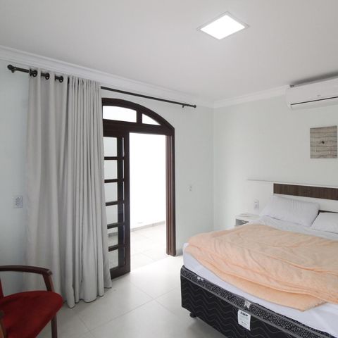 Casa à venda com 200m², 3 quartos e 2 vagasQuarto 3