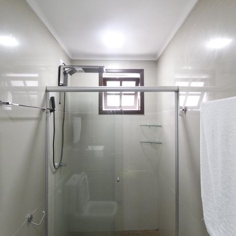 Casa à venda com 200m², 3 quartos e 2 vagasBanheiro
