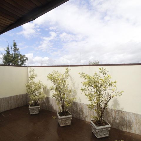 Casa à venda com 200m², 3 quartos e 2 vagasTerraço