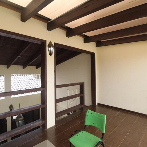 Casa à venda com 200m², 3 quartos e 2 vagasTerraço