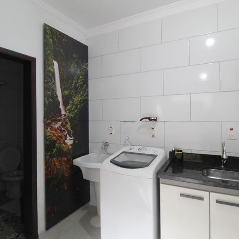 Casa à venda com 200m², 3 quartos e 2 vagasÁrea de Serviço