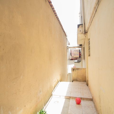 Casa à venda com 148m², 5 quartos e 1 vaga Casa à venda com 148m², 5 quartos e 1 vagaQuintal
