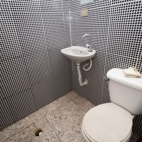 Casa à venda com 148m², 5 quartos e 1 vaga Casa à venda com 148m², 5 quartos e 1 vagaCasa 1 - Banheiro