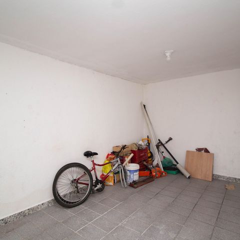 Casa à venda com 148m², 5 quartos e 1 vaga Casa à venda com 148m², 5 quartos e 1 vaga Casa 2 - Sala/Quarto
