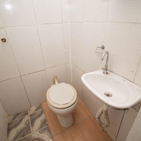 Casa à venda com 148m², 5 quartos e 1 vaga Casa à venda com 148m², 5 quartos e 1 vaga Casa 2 - Banheiro