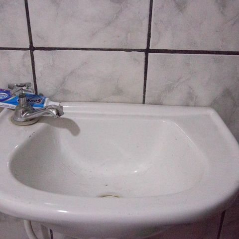 Casa à venda com 148m², 5 quartos e 1 vaga Casa à venda com 148m², 5 quartos e 1 vagaBanheiro de serviço