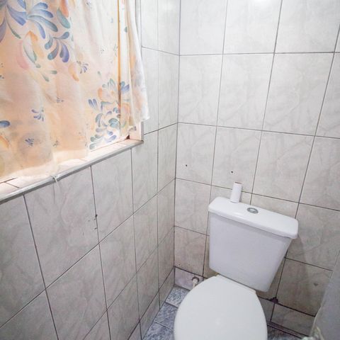 Casa à venda com 148m², 5 quartos e 1 vaga Casa à venda com 148m², 5 quartos e 1 vagaBanheiro de serviço