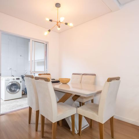 Casa à venda com 140m², 3 quartos e 4 vagas Casa à venda com 140m², 3 quartos e 4 vagasSala