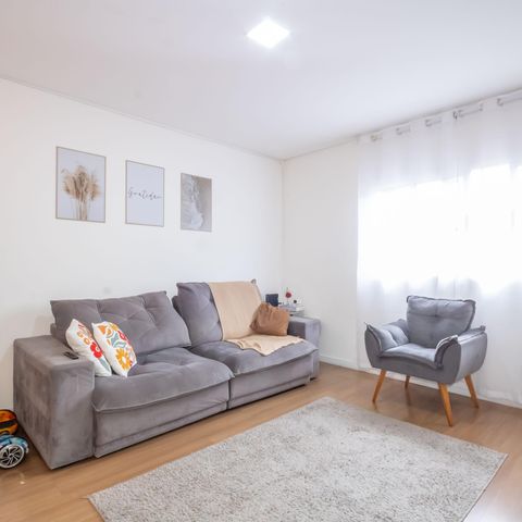 Casa à venda com 140m², 3 quartos e 4 vagas Casa à venda com 140m², 3 quartos e 4 vagasSala