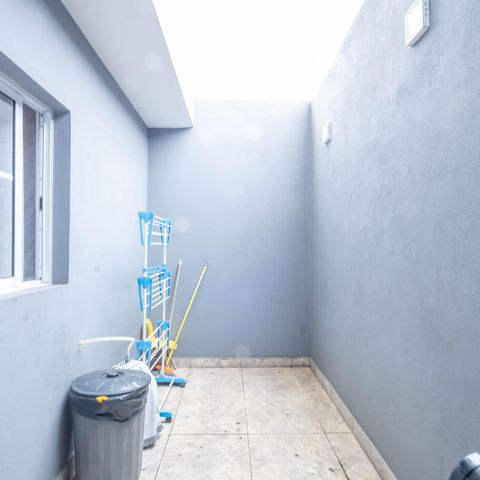 Casa à venda com 140m², 3 quartos e 4 vagas Casa à venda com 140m², 3 quartos e 4 vagasQuintal e Área de Serviço