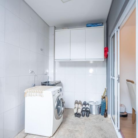 Casa à venda com 140m², 3 quartos e 4 vagas Casa à venda com 140m², 3 quartos e 4 vagasÁrea de Serviço