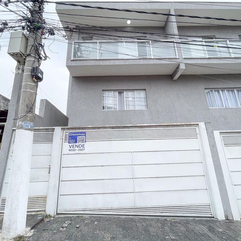 Casa à venda com 140m², 3 quartos e 4 vagas Casa à venda com 140m², 3 quartos e 4 vagasFachada
