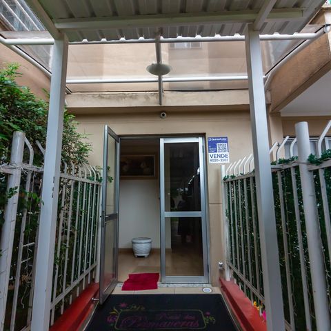 Apartamento à venda com 49m², 2 quartos e 1 vaga Apartamento à venda com 49m², 2 quartos e 1 vagaFachada