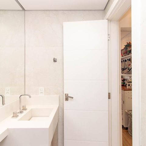 Apartamento à venda com 100m², 2 quartos e 2 vagas Apartamento à venda com 100m², 2 quartos e 2 vagasBanheiro da Suíte 2