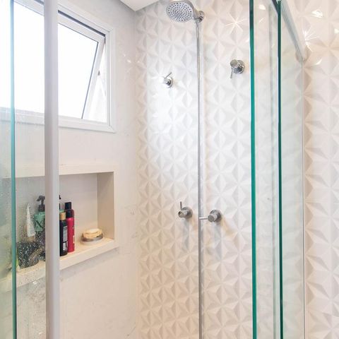 Apartamento à venda com 100m², 2 quartos e 2 vagas Apartamento à venda com 100m², 2 quartos e 2 vagasBanheiro da Suíte 1