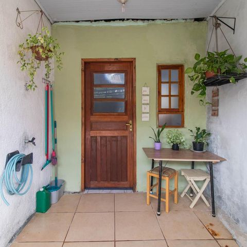 Casa à venda com 65m², 1 quarto e 1 vagaEntrada
