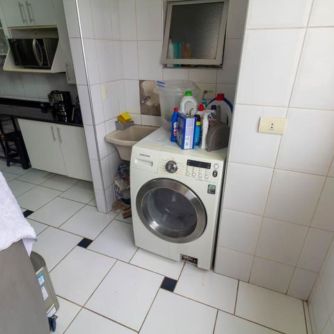 Apartamento à venda com 80m², 3 quartos e 2 vagas Apartamento à venda com 80m², 3 quartos e 2 vagasÁrea de Serviço