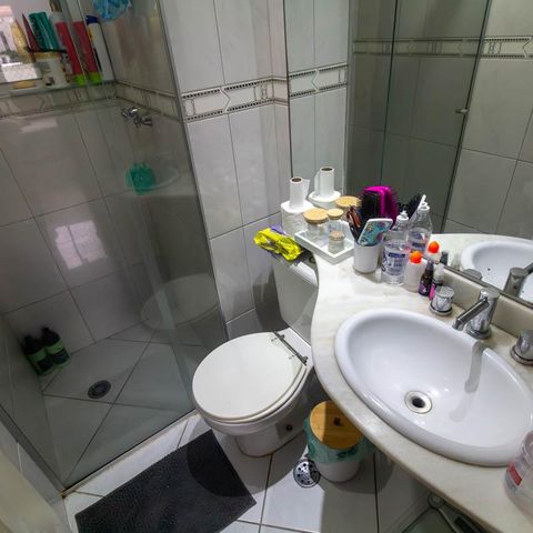 Apartamento à venda com 80m², 3 quartos e 2 vagas Apartamento à venda com 80m², 3 quartos e 2 vagasBanheiro 2