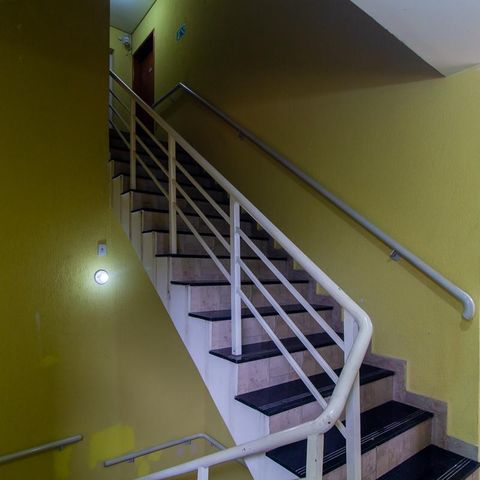 Apartamento para alugar com 70m², 1 quarto e sem vagaEscada