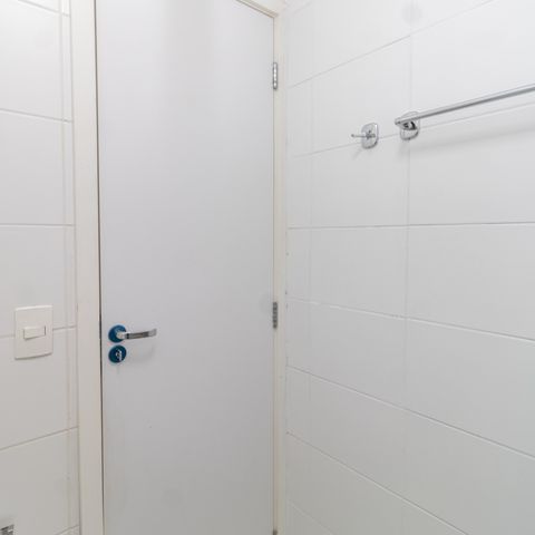 Apartamento à venda com 58m², 2 quartos e 1 vaga Apartamento à venda com 58m², 2 quartos e 1 vagaBanheiro Social