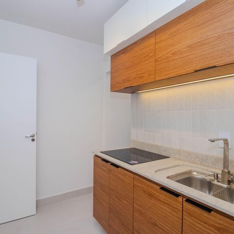 Apartamento à venda com 73m², 2 quartos e sem vaga Apartamento à venda com 73m², 2 quartos e sem vagaCozinha e Área de Serviço