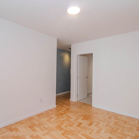 Apartamento à venda com 73m², 2 quartos e sem vaga Apartamento à venda com 73m², 2 quartos e sem vagaSala
