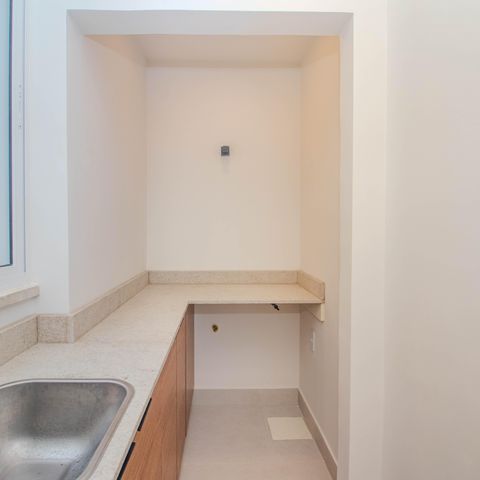 Apartamento à venda com 73m², 2 quartos e sem vaga Apartamento à venda com 73m², 2 quartos e sem vagaCozinha e Área de Serviço