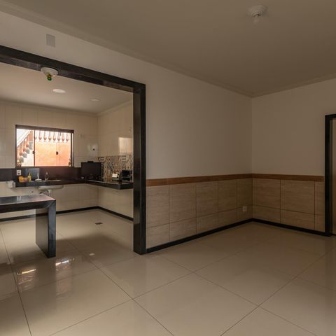 Casa à venda com 200m², 5 quartos e 2 vagas Casa à venda com 200m², 5 quartos e 2 vagasCopa