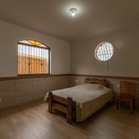 Casa à venda com 200m², 5 quartos e 2 vagas Casa à venda com 200m², 5 quartos e 2 vagasSuíte