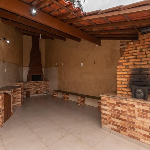 Casa à venda com 200m², 5 quartos e 2 vagas Casa à venda com 200m², 5 quartos e 2 vagasEspaço Gourmet