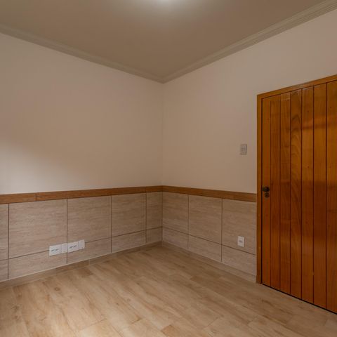 Casa à venda com 200m², 5 quartos e 2 vagas Casa à venda com 200m², 5 quartos e 2 vagasQuarto 2