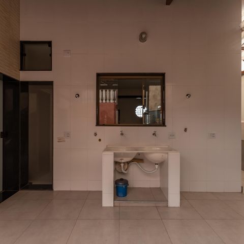 Casa à venda com 200m², 5 quartos e 2 vagas Casa à venda com 200m², 5 quartos e 2 vagasÁrea de Serviço