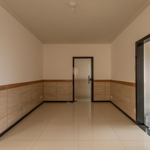 Casa à venda com 200m², 5 quartos e 2 vagas Casa à venda com 200m², 5 quartos e 2 vagasCopa