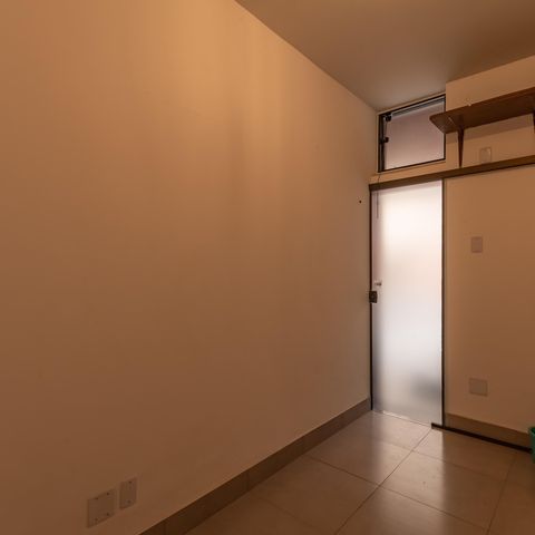 Casa à venda com 200m², 5 quartos e 2 vagas Casa à venda com 200m², 5 quartos e 2 vagasQuarto de Serviço 1