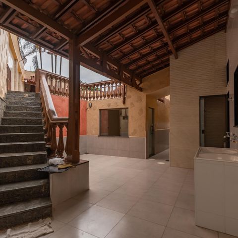 Casa à venda com 200m², 5 quartos e 2 vagas Casa à venda com 200m², 5 quartos e 2 vagasÁrea de Serviço