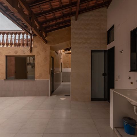 Casa à venda com 200m², 5 quartos e 2 vagas Casa à venda com 200m², 5 quartos e 2 vagasÁrea de Serviço