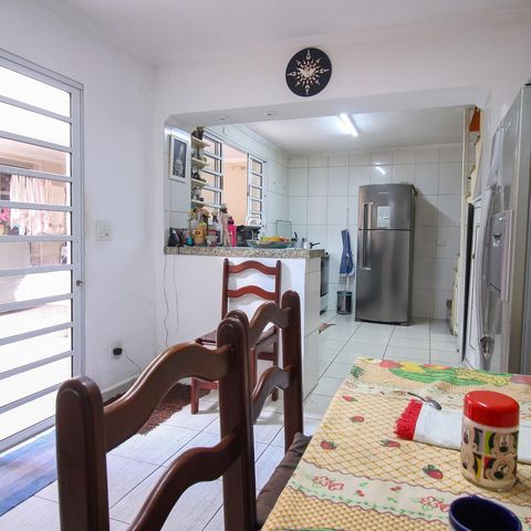 Casa à venda com 250m², 5 quartos e 3 vagas Casa à venda com 250m², 5 quartos e 3 vagasCozinha
