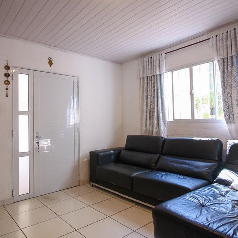 Casa à venda com 250m², 5 quartos e 3 vagas Casa à venda com 250m², 5 quartos e 3 vagasSala 1