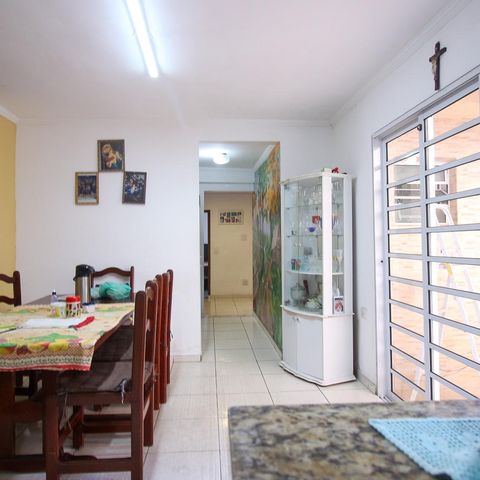 Casa à venda com 250m², 5 quartos e 3 vagas Casa à venda com 250m², 5 quartos e 3 vagasCozinha