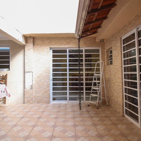 Casa à venda com 250m², 5 quartos e 3 vagas Casa à venda com 250m², 5 quartos e 3 vagasChurrasqueira