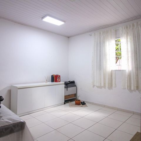 Casa à venda com 250m², 5 quartos e 3 vagas Casa à venda com 250m², 5 quartos e 3 vagasQuarto 2