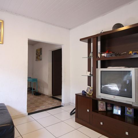 Casa à venda com 250m², 5 quartos e 3 vagas Casa à venda com 250m², 5 quartos e 3 vagasSala 1