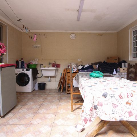 Casa à venda com 250m², 5 quartos e 3 vagas Casa à venda com 250m², 5 quartos e 3 vagasÁrea de Serviço